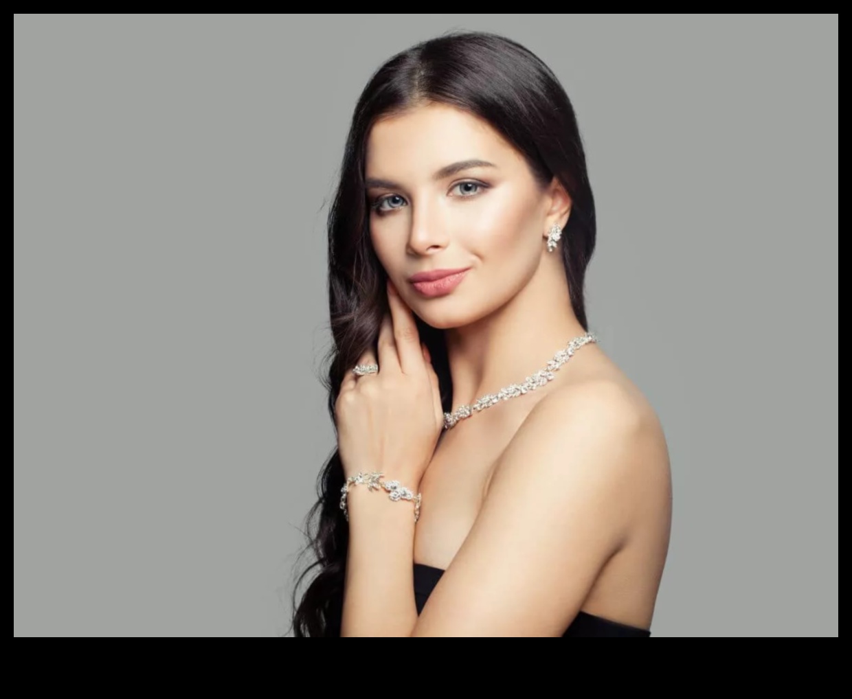 أنيقة وأنيقة: جاذبية الأساور التي لا تقاوم