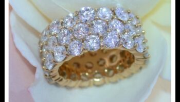 الأناقة الأبدية: تألق الماس الخالد