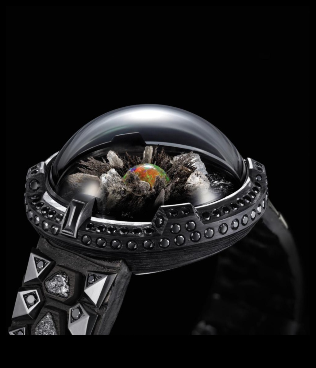 الواحة الفخمة: انغمس في الفخامة مع إبداعات القلادة المستوحاة من الواحة