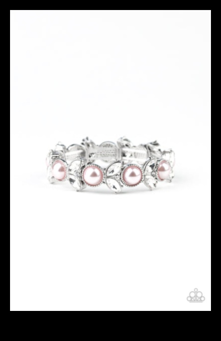 الواحة الفخمة: انغمس في الفخامة مع إبداعات القلادة المستوحاة من الواحة