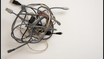 معالجات إدارة الأسلاك: حلول لتنظيم الإلكترونيات المنزلية